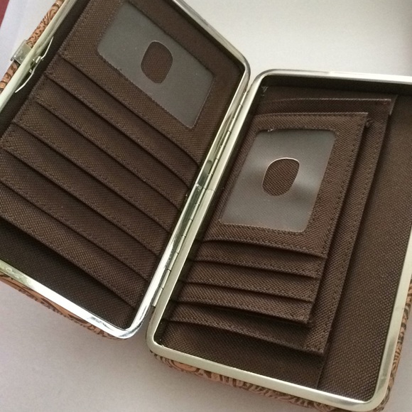 Pattern Leather Snap Flat Wallet - Picture 4 of 4